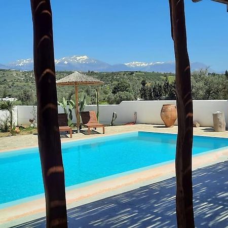 Villa Louloudia Stylish Luxury Villa With Private Pool ピツイディア エクステリア 写真