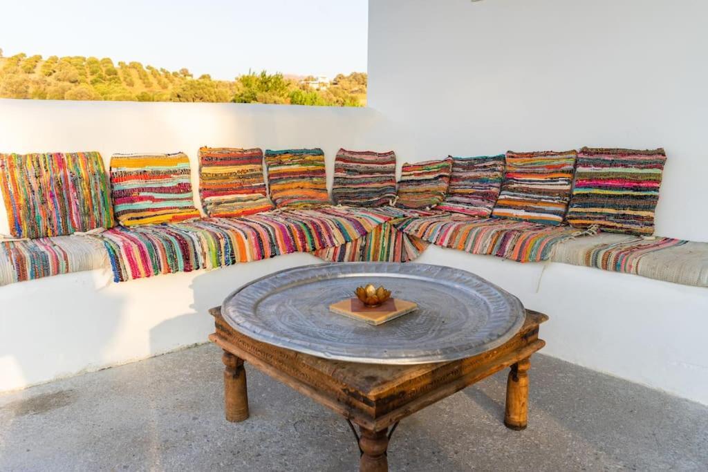 Villa Louloudia Stylish Luxury Villa With Private Pool ピツイディア エクステリア 写真