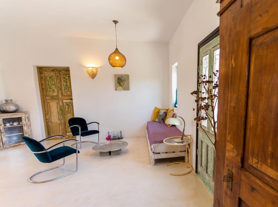 Villa Louloudia Stylish Luxury Villa With Private Pool ピツイディア エクステリア 写真